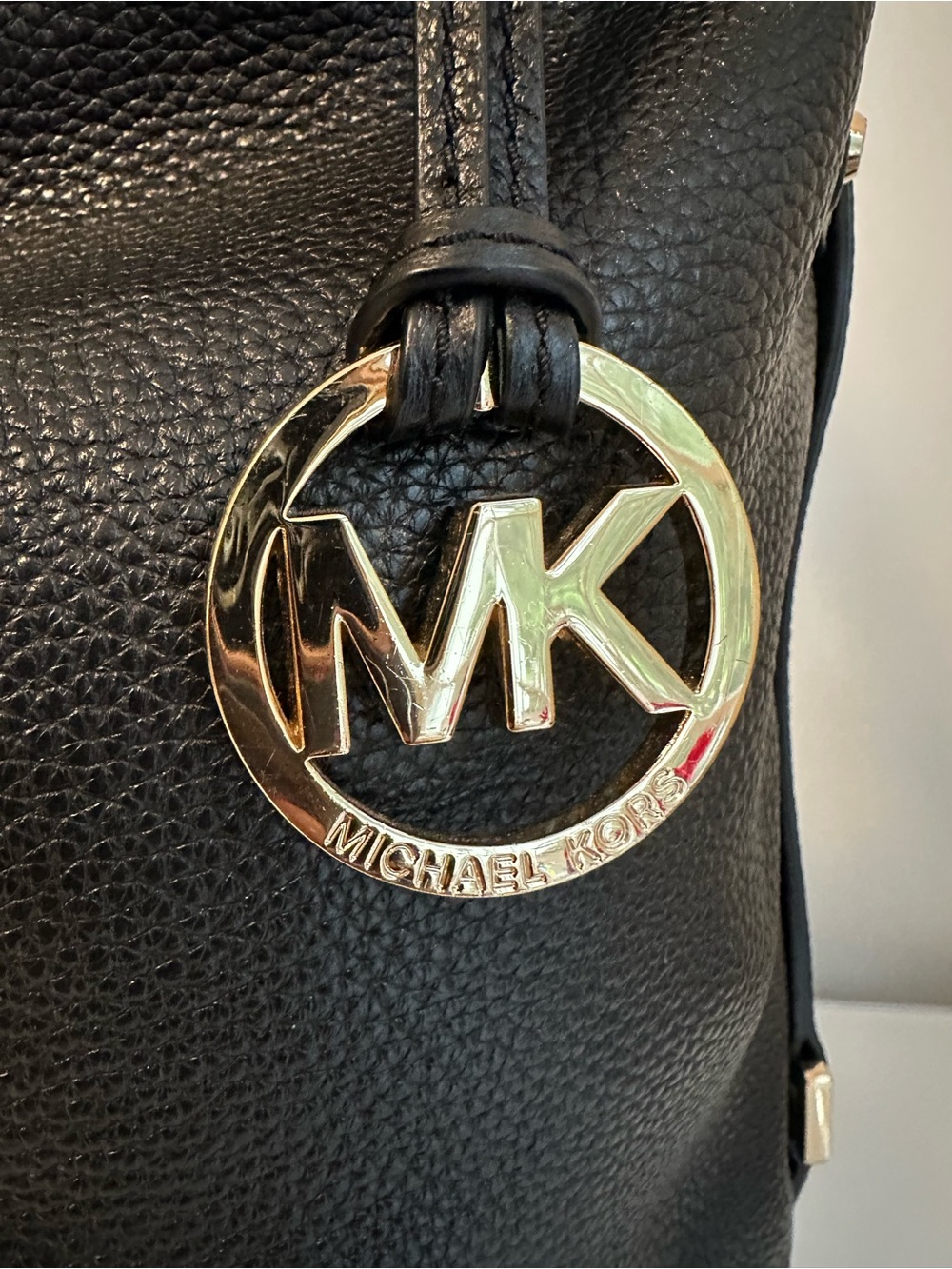 Michael Kors Genuine Leather Large Hobo Shoulder Bag Black Gold Tone EUC - Picture 2 of 16